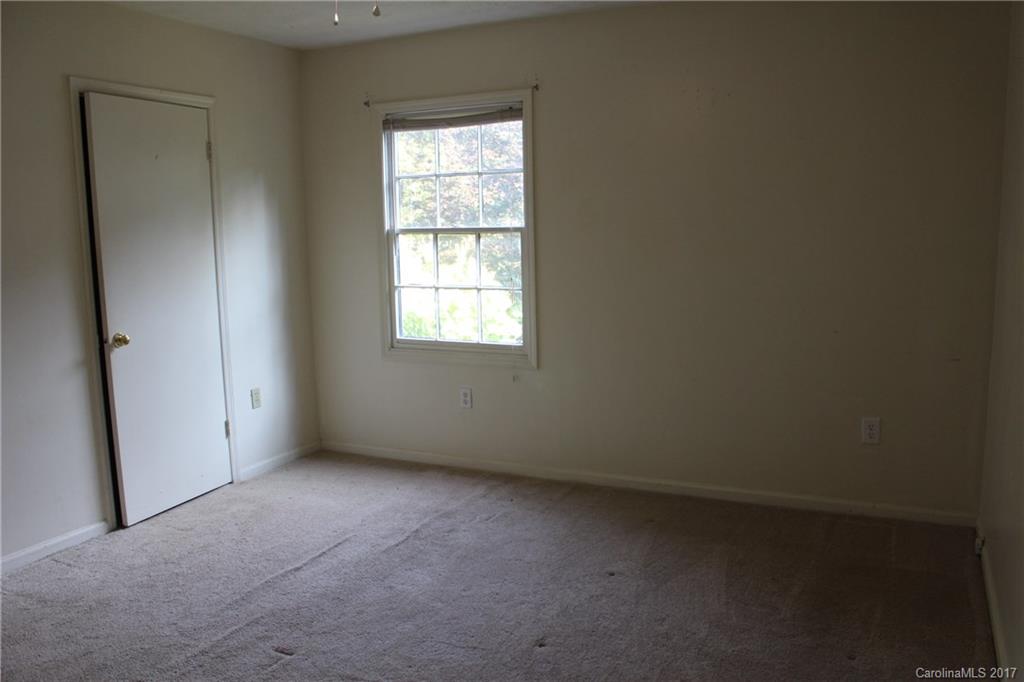 29 King Arthur Place Asheville NC 28806