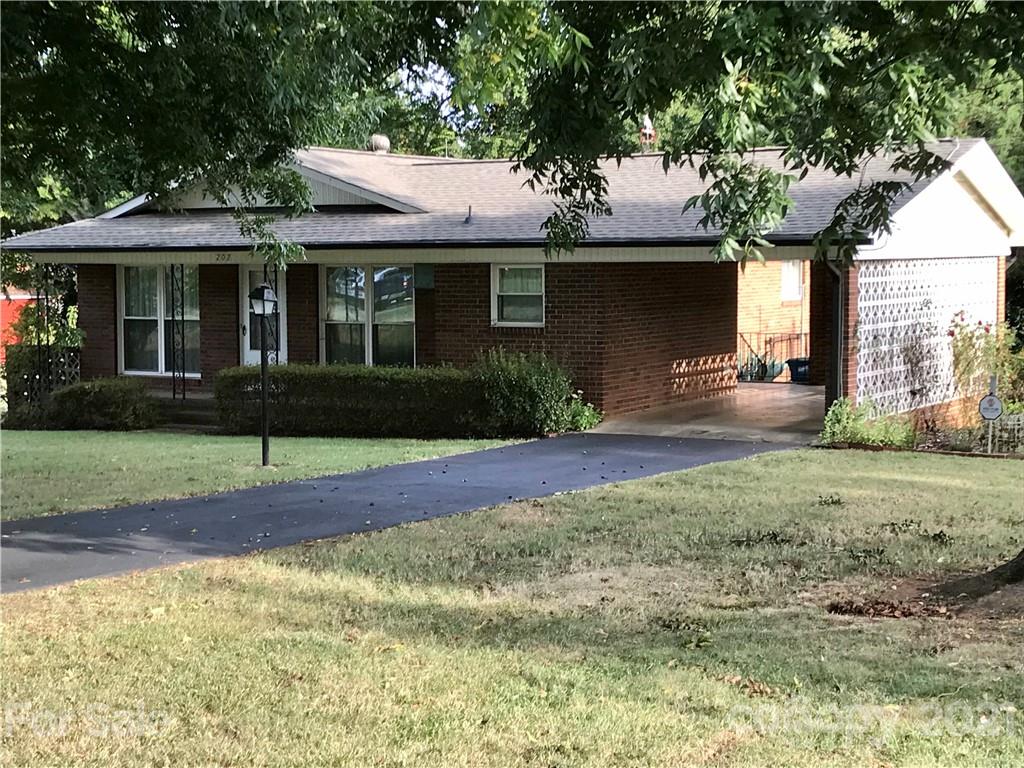 202 Autumn Lane Harrisburg NC 28075