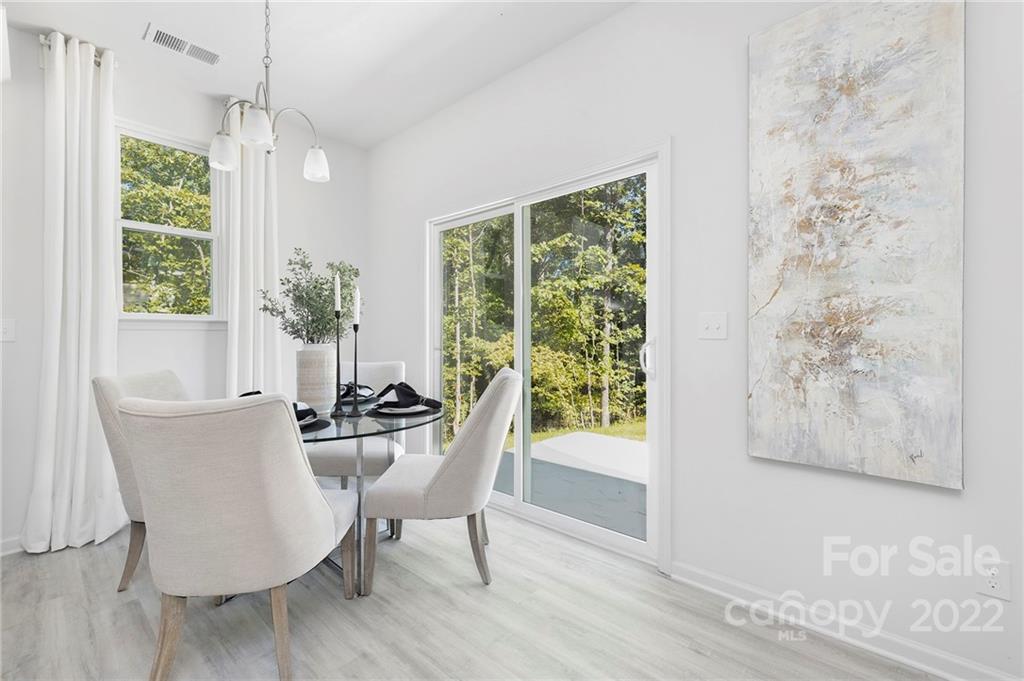 6906 Pear Tree Road Charlotte NC 28216