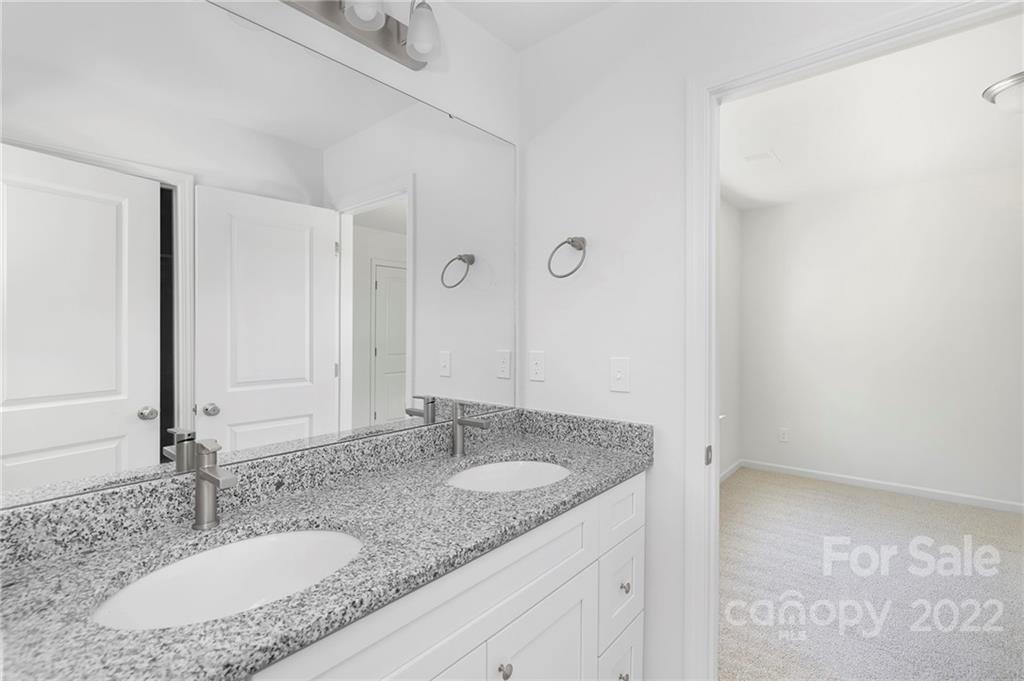 6906 Pear Tree Road Charlotte NC 28216