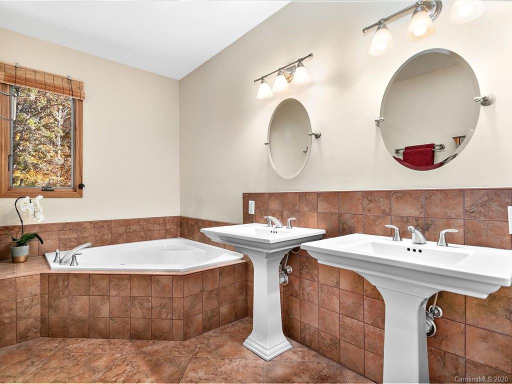 9 Bees Mountain Drive Asheville NC 28804