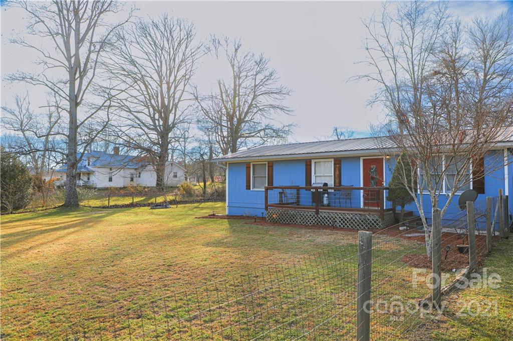 103 E Price Street Hendersonville NC 28739