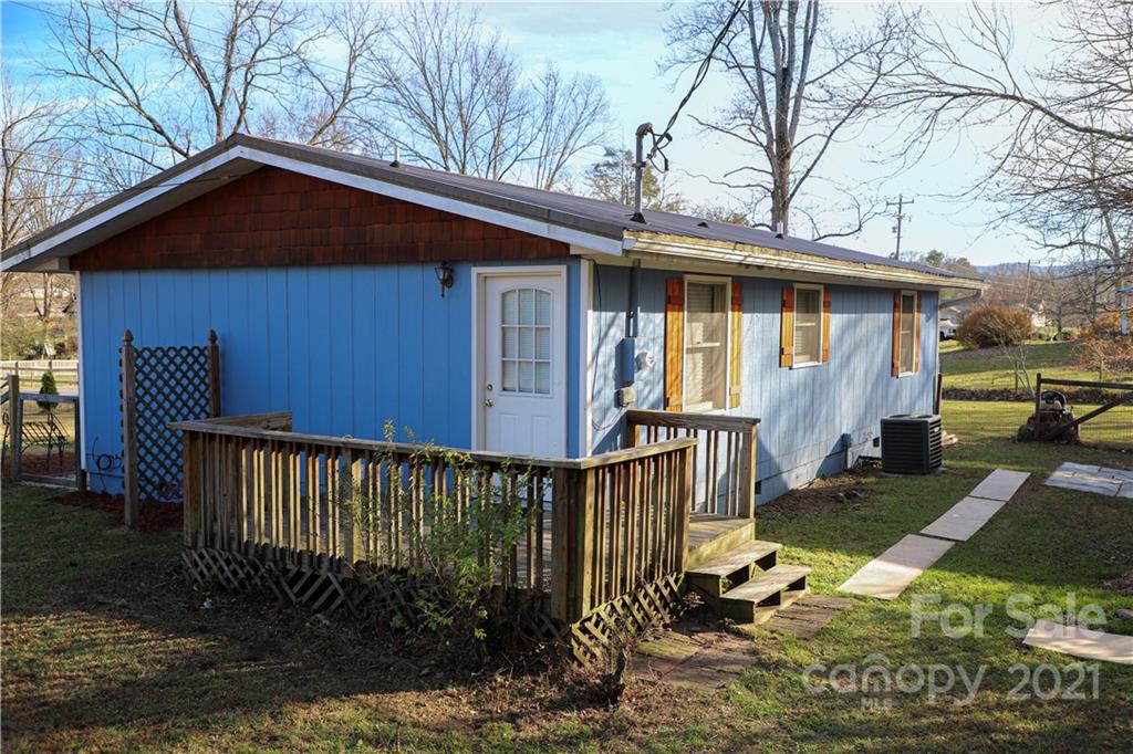 103 E Price Street Hendersonville NC 28739