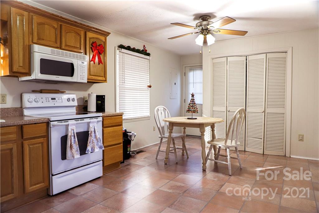 103 E Price Street Hendersonville NC 28739
