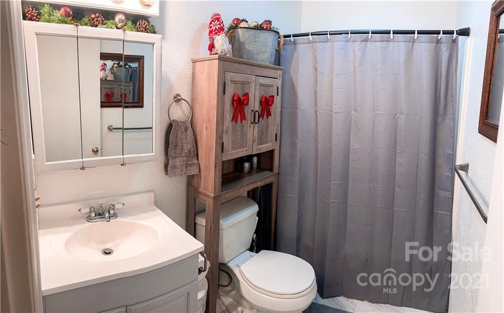 103 E Price Street Hendersonville NC 28739