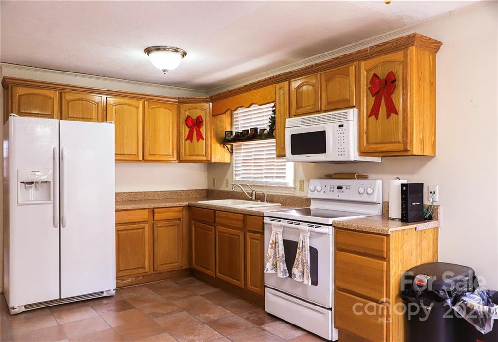103 E Price Street Hendersonville NC 28739