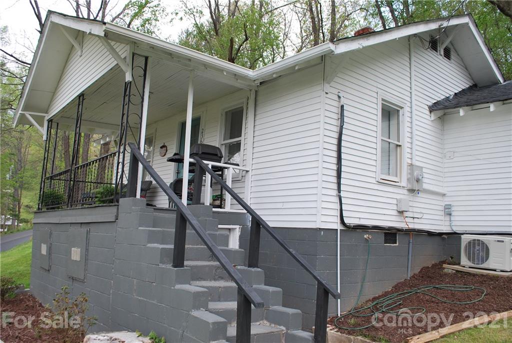 2366 Old Henson Cove Road Canton NC 28716