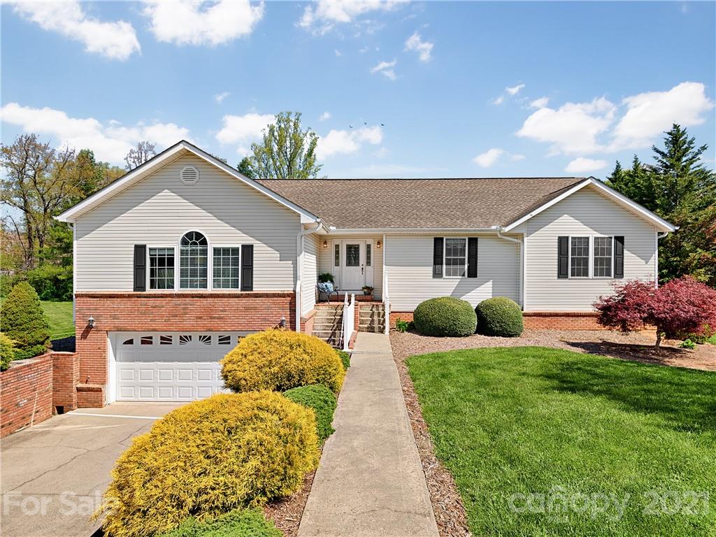 17 Penny Lane Weaverville NC 28787