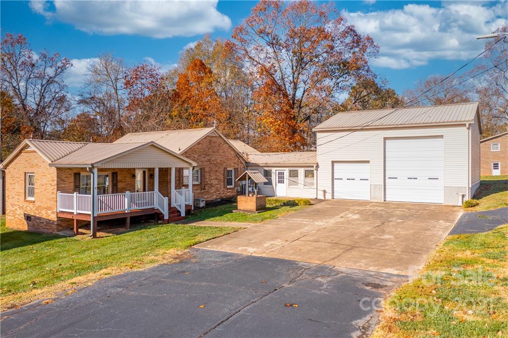 1679 Meadow Lane Hickory NC 28602