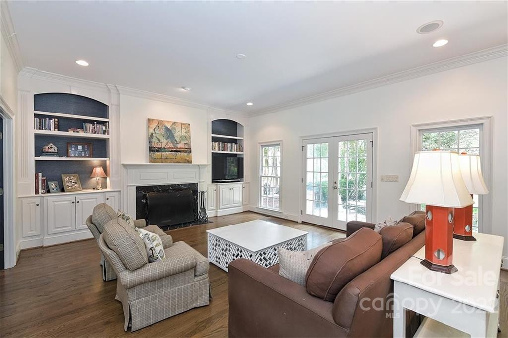 2711 Tanglewood Lane Charlotte NC 28211
