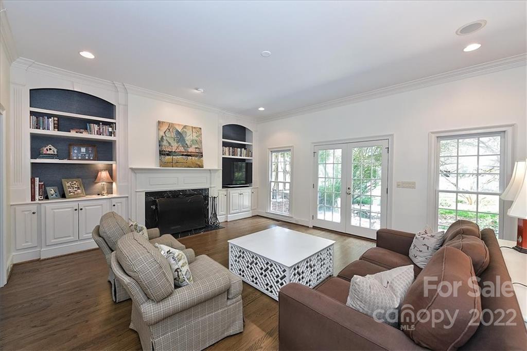2711 Tanglewood Lane Charlotte NC 28211