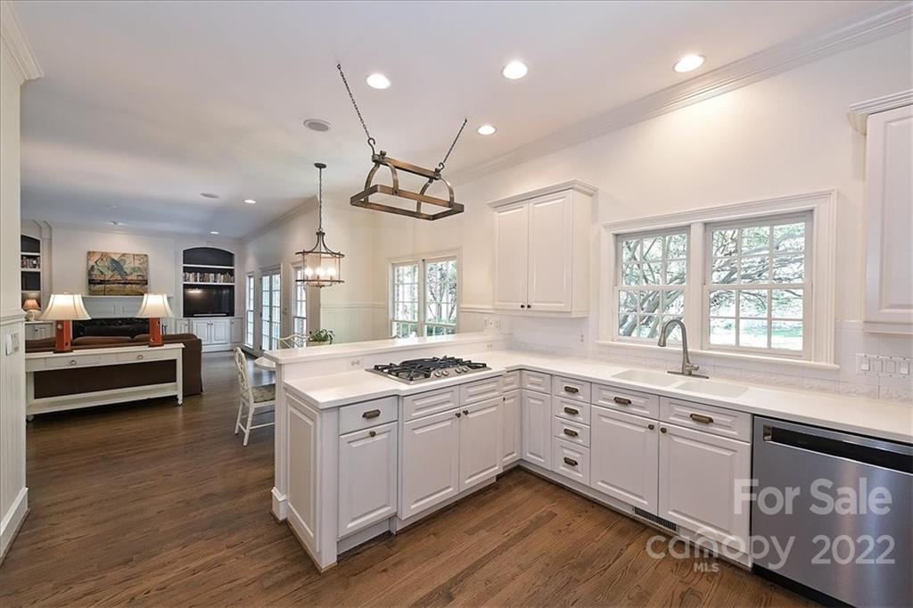 2711 Tanglewood Lane Charlotte NC 28211