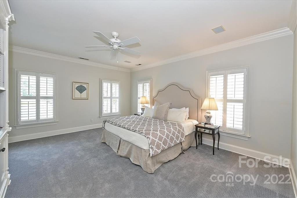 2711 Tanglewood Lane Charlotte NC 28211
