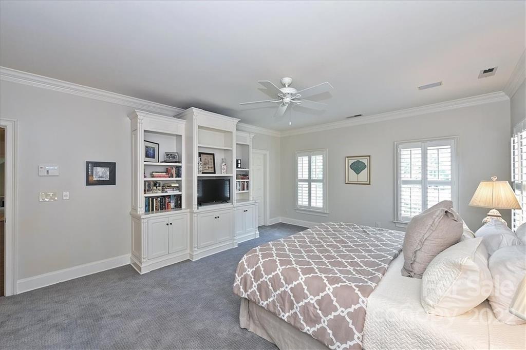 2711 Tanglewood Lane Charlotte NC 28211