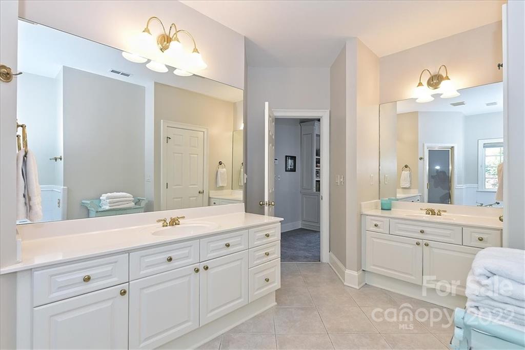 2711 Tanglewood Lane Charlotte NC 28211