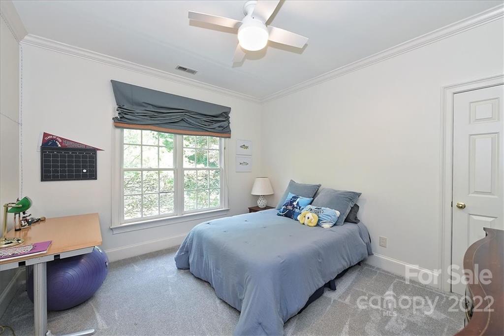 2711 Tanglewood Lane Charlotte NC 28211