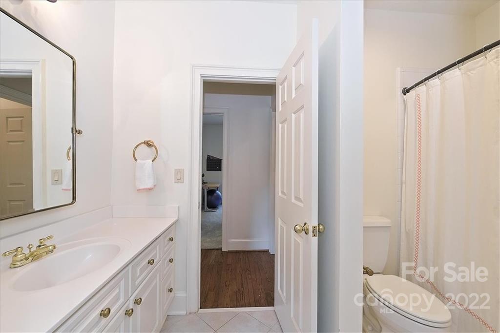 2711 Tanglewood Lane Charlotte NC 28211