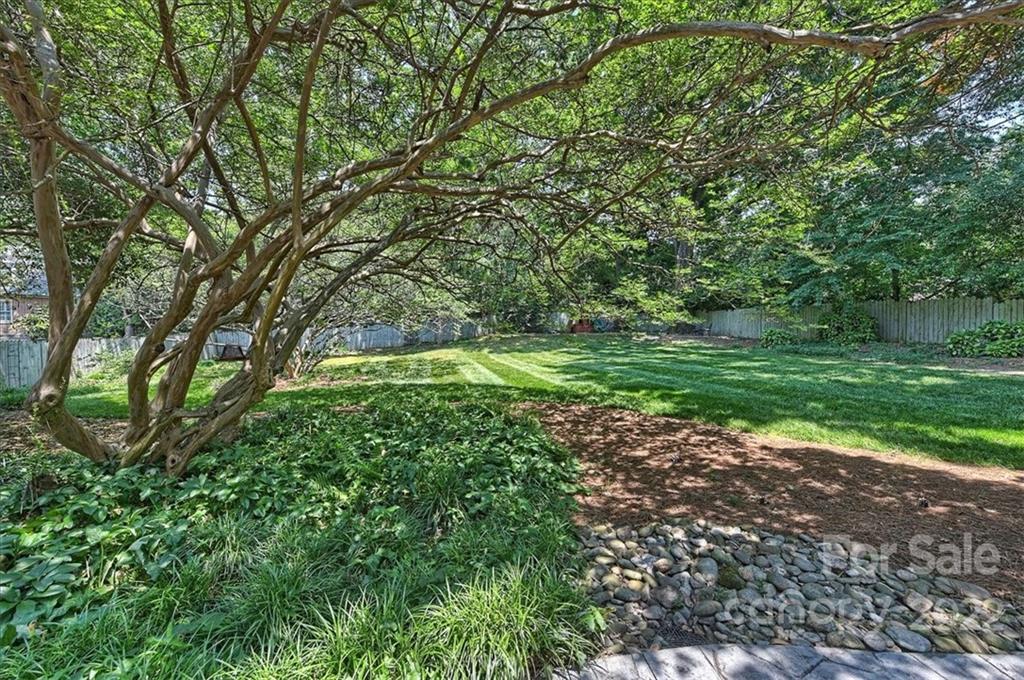 2711 Tanglewood Lane Charlotte NC 28211