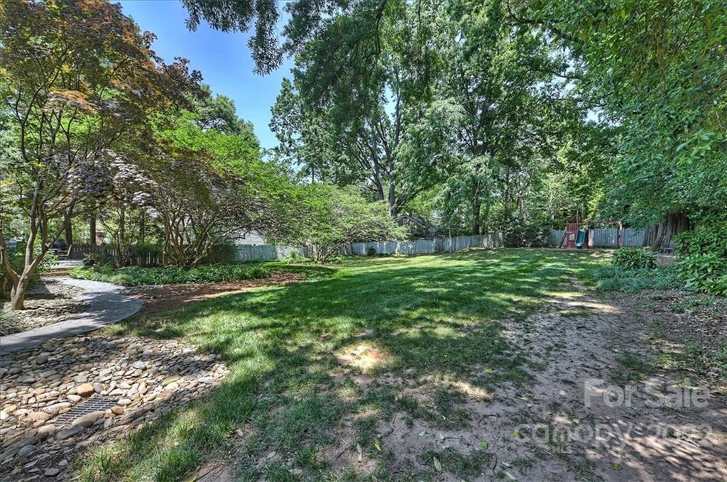 2711 Tanglewood Lane Charlotte NC 28211