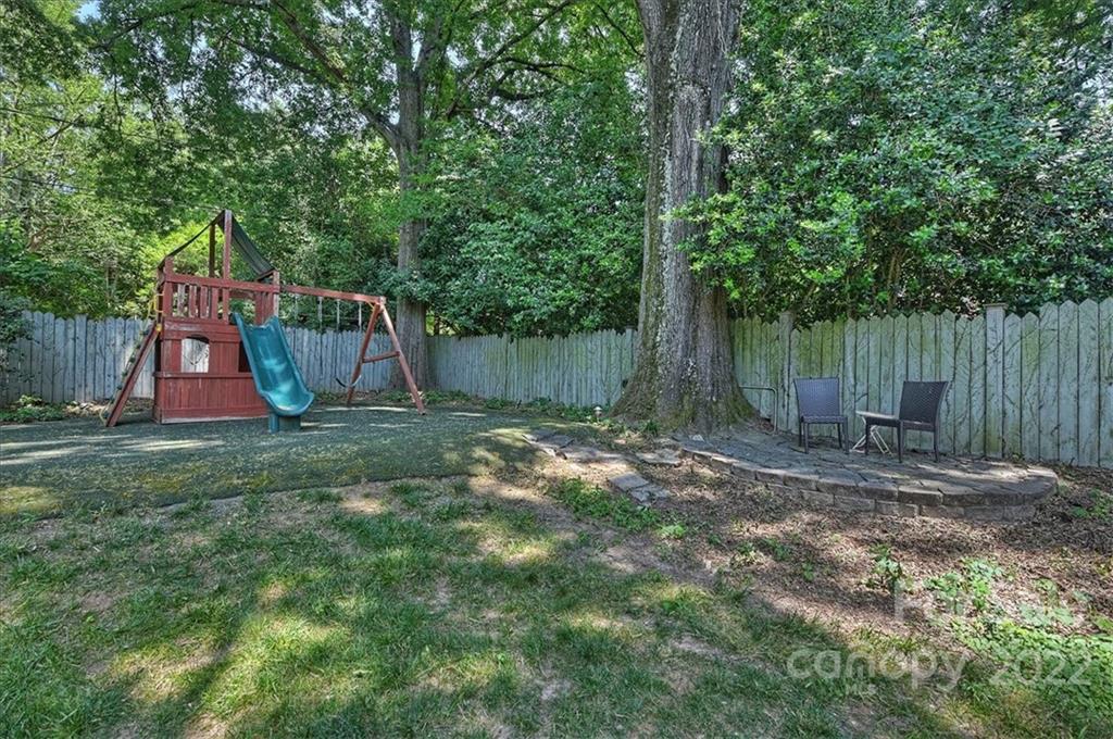 2711 Tanglewood Lane Charlotte NC 28211