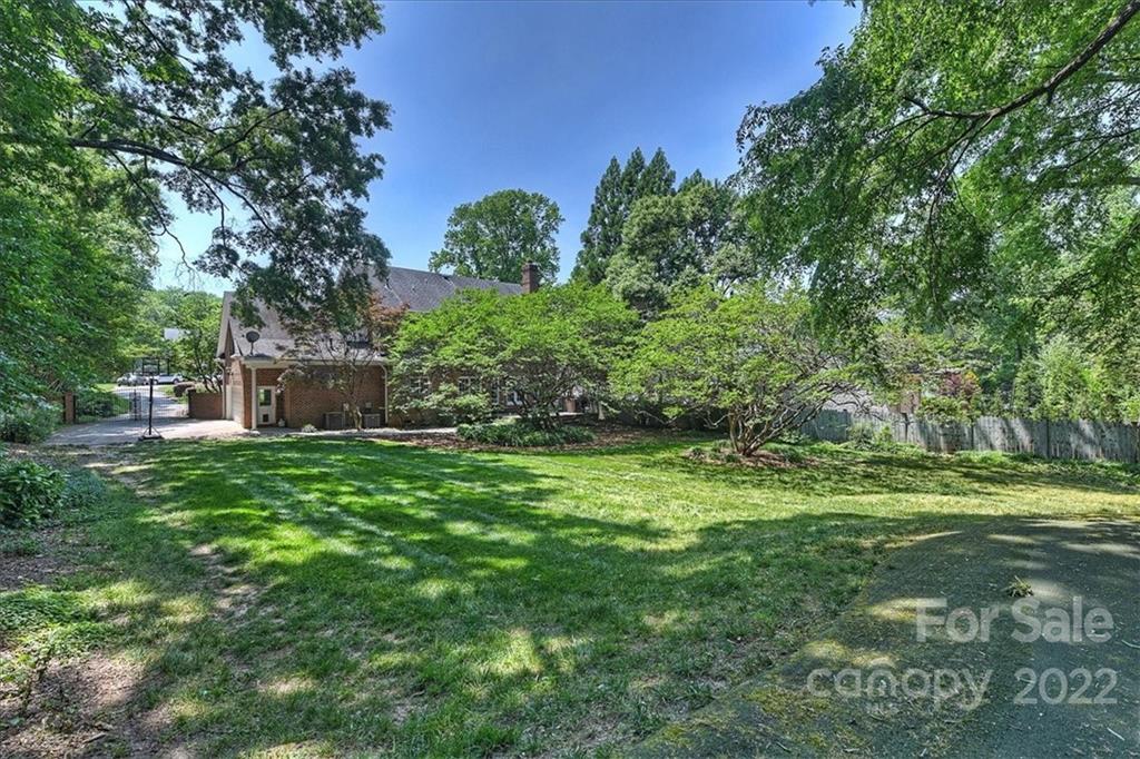 2711 Tanglewood Lane Charlotte NC 28211