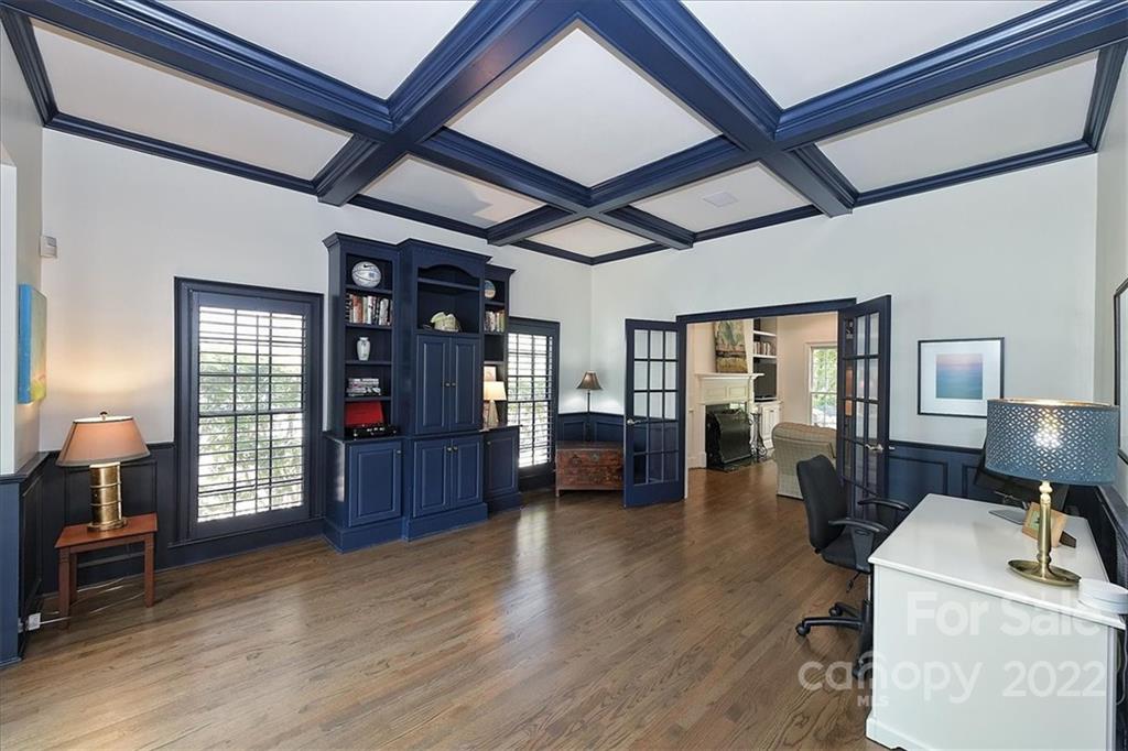 2711 Tanglewood Lane Charlotte NC 28211