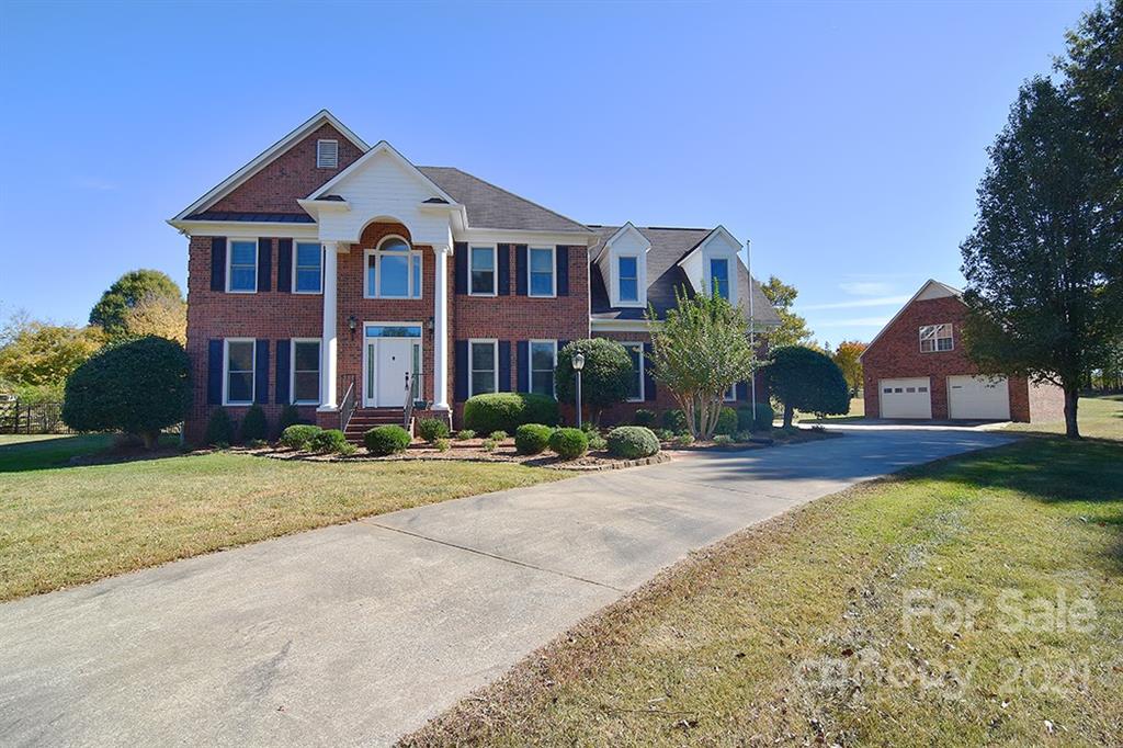 1059 Heather Glen Drive Matthews NC 28104