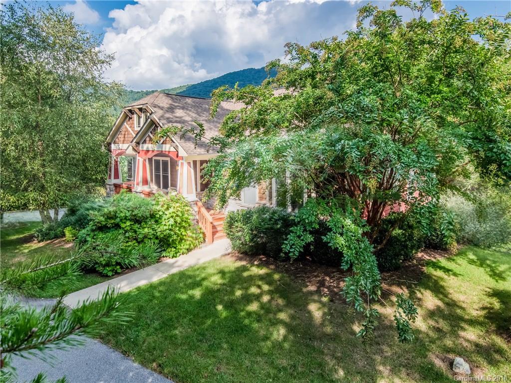114 Village Pointe Lane Asheville NC 28803