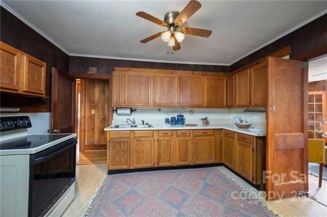 11 Quinn Drive Leicester NC 28748