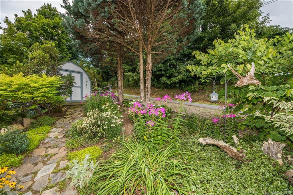 909 Acres View Drive Waynesville NC 28786