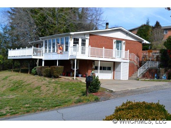 41 Queen Street Waynesville NC 28786