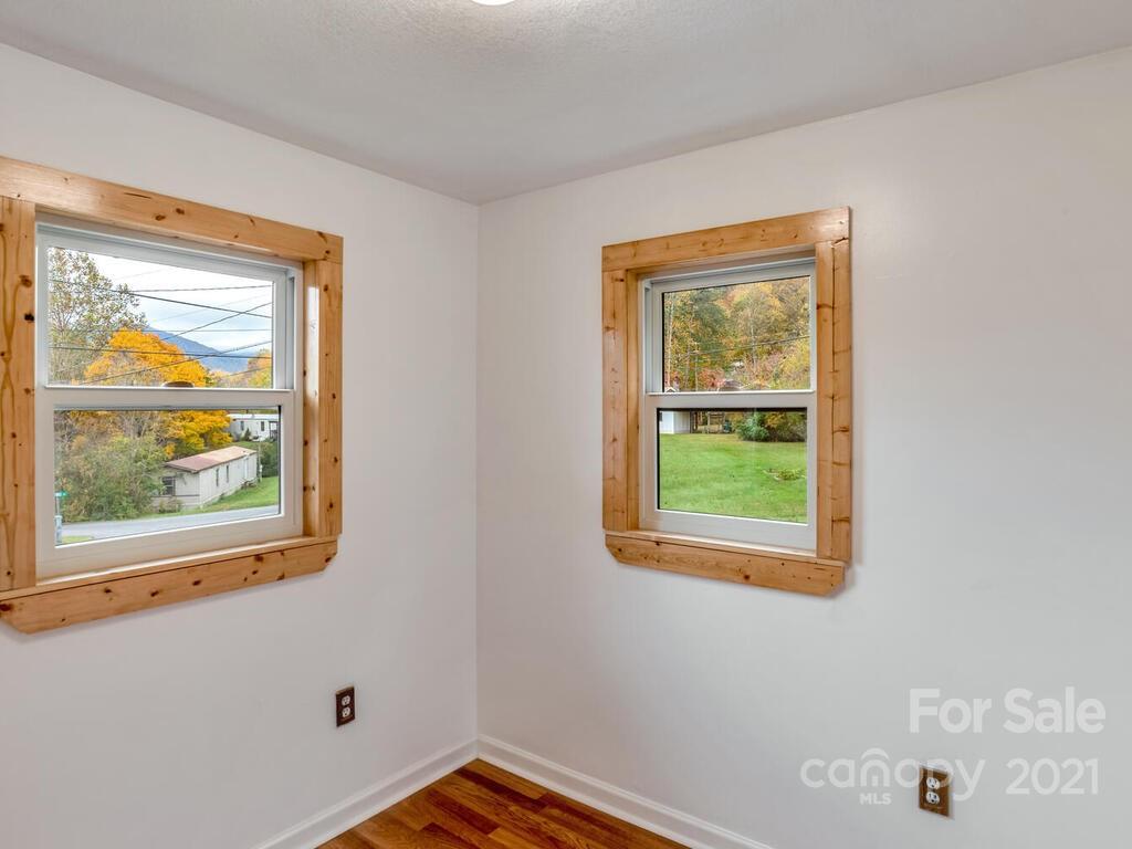 407 Wilson Avenue Swannanoa NC 28778