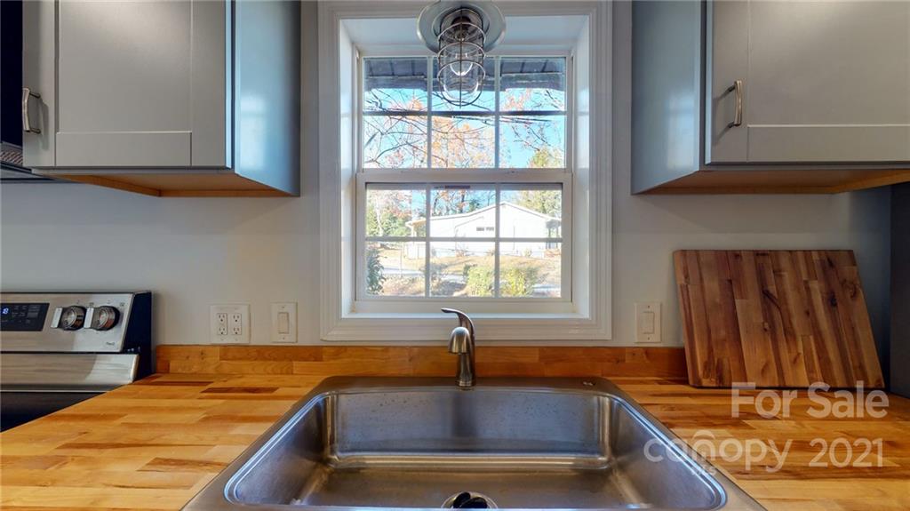 39 Wellington Street Asheville NC 28806