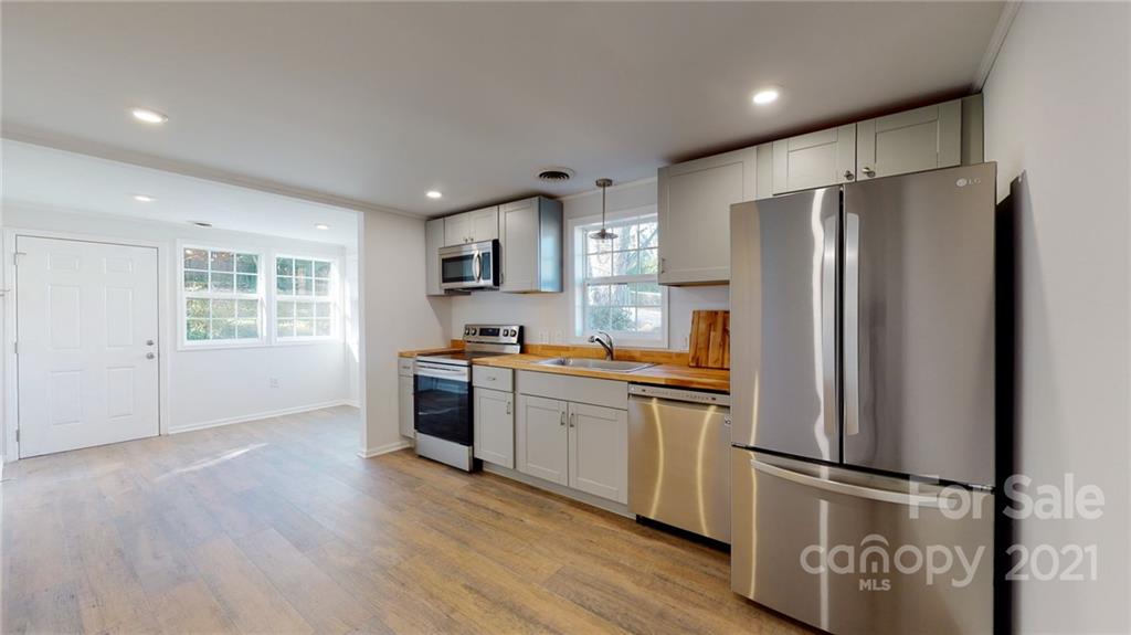 39 Wellington Street Asheville NC 28806