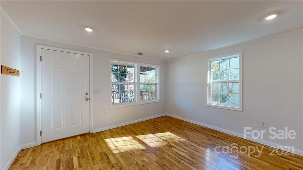 39 Wellington Street Asheville NC 28806