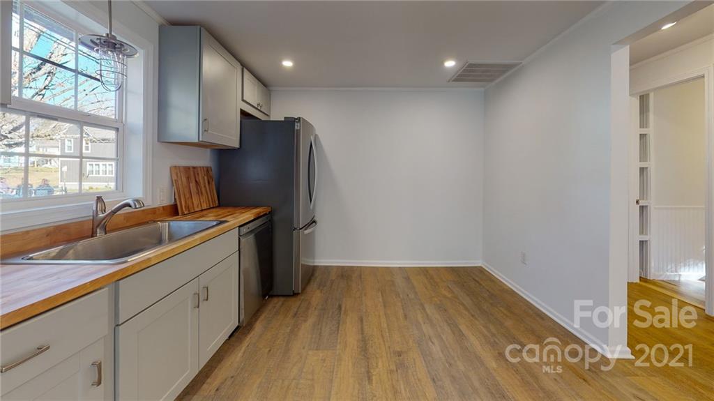 39 Wellington Street Asheville NC 28806