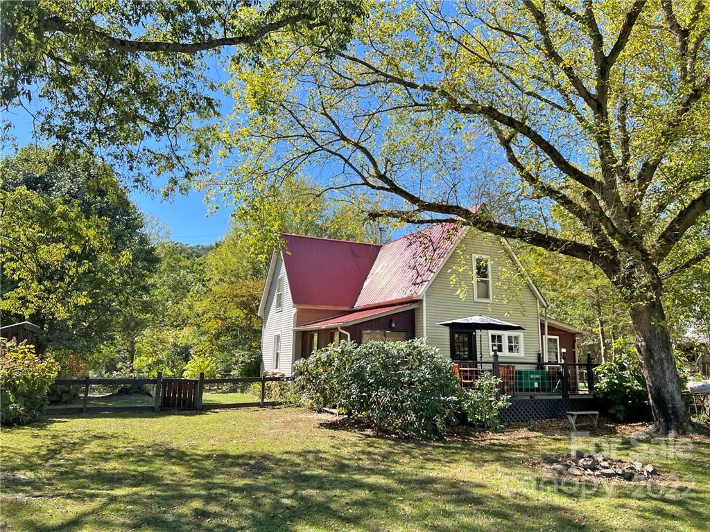 362 S Spring Street Hot Springs NC 28743