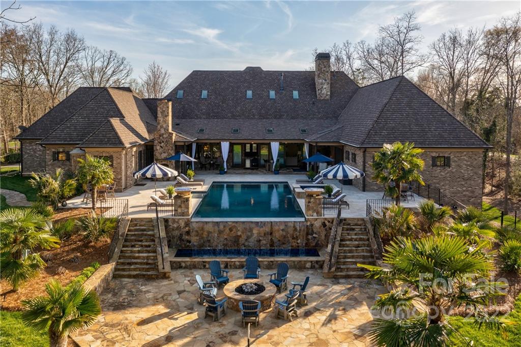 4419 Parview Drive N Charlotte NC 28226