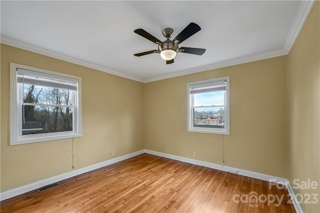 34 Erskine Avenue Asheville NC 28801