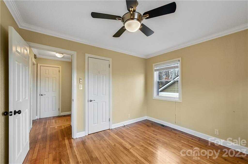 34 Erskine Avenue Asheville NC 28801