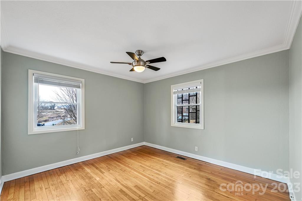 34 Erskine Avenue Asheville NC 28801
