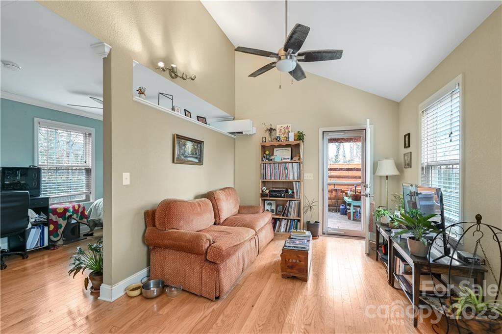 34 Erskine Avenue Asheville NC 28801