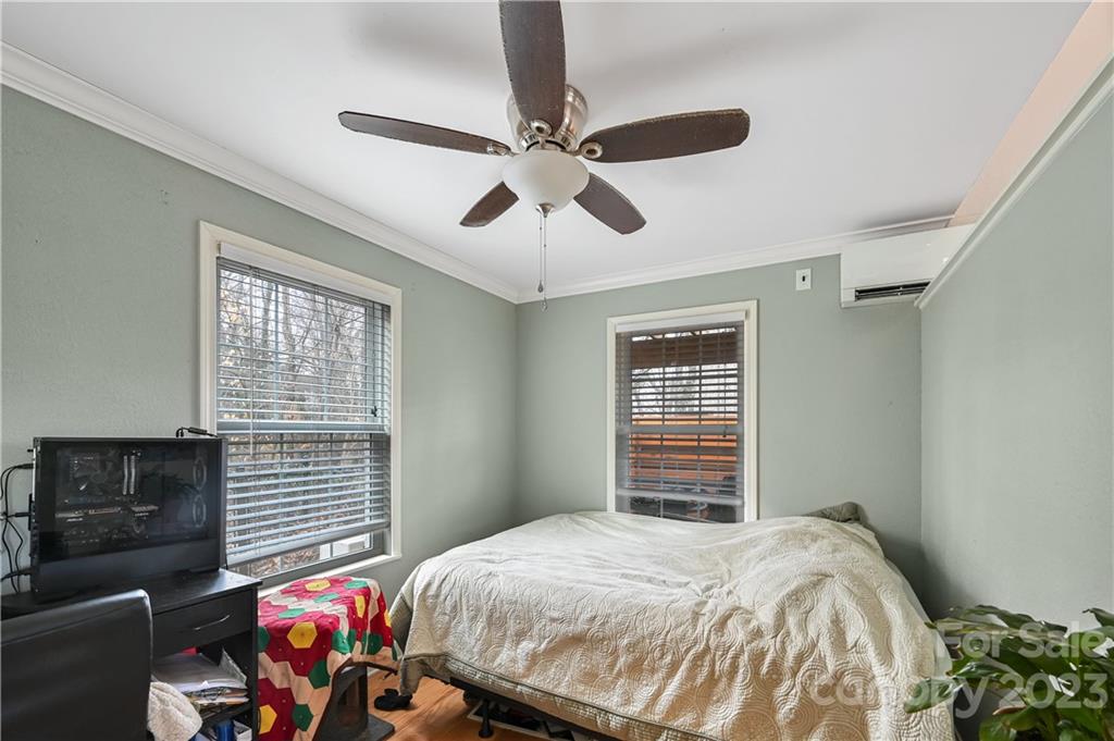 34 Erskine Avenue Asheville NC 28801