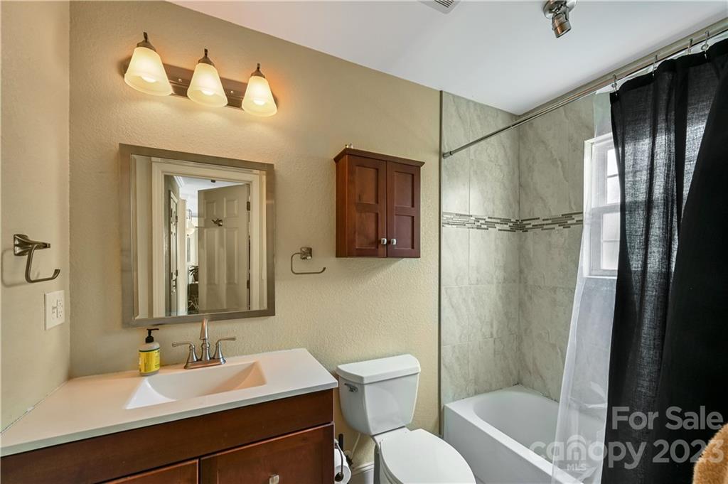 34 Erskine Avenue Asheville NC 28801