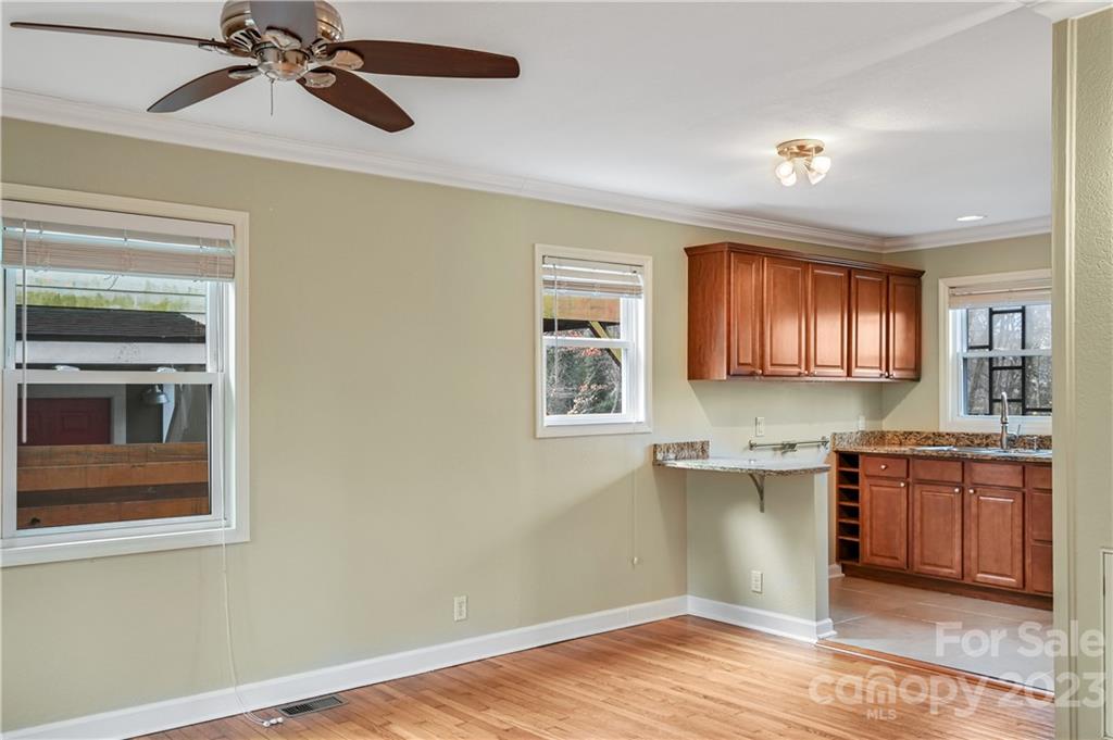 34 Erskine Avenue Asheville NC 28801