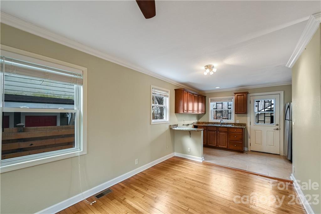 34 Erskine Avenue Asheville NC 28801