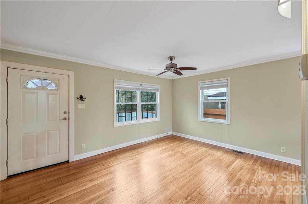 34 Erskine Avenue Asheville NC 28801