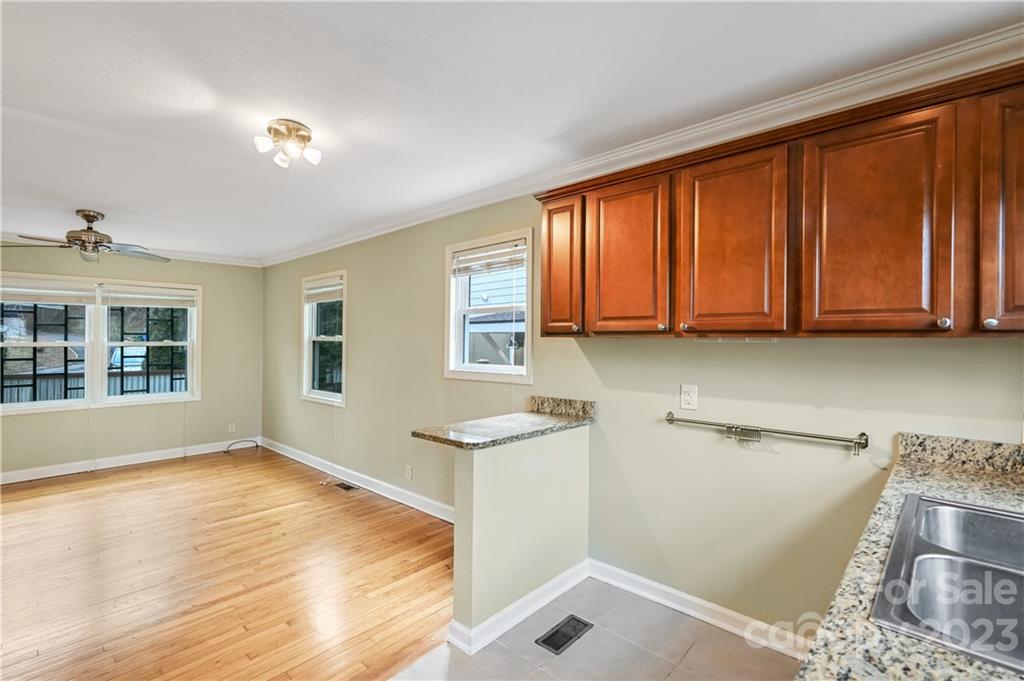 34 Erskine Avenue Asheville NC 28801