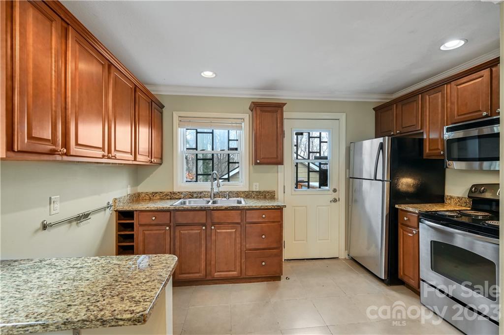 34 Erskine Avenue Asheville NC 28801