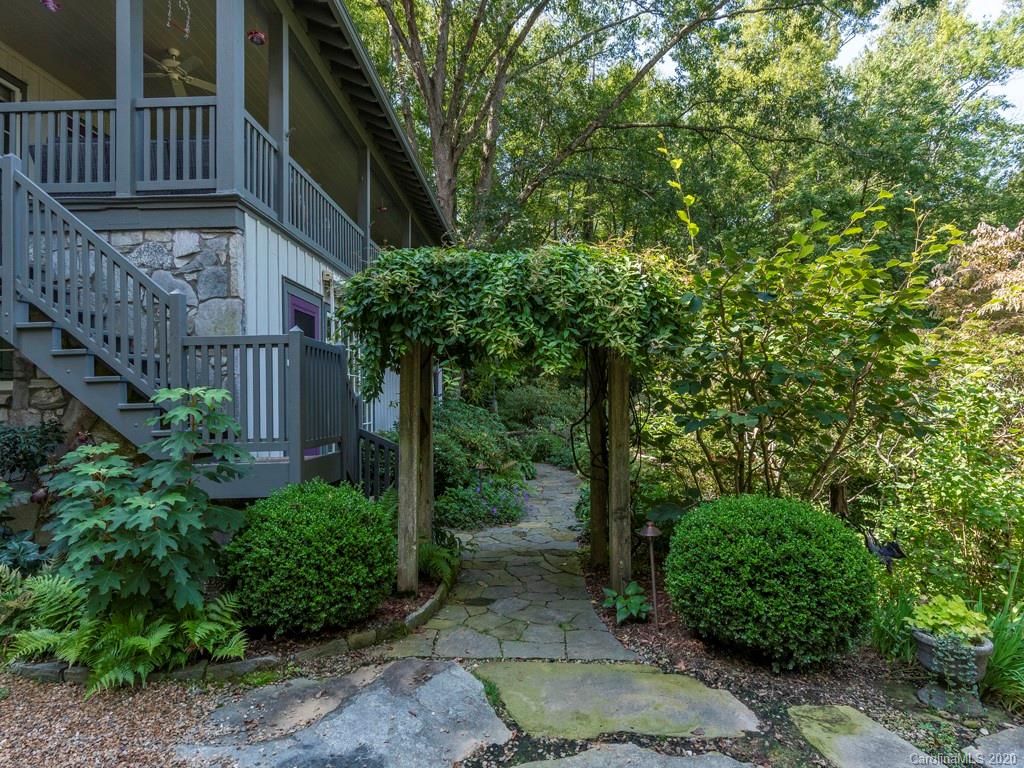31 Boulder Cove Fairview NC 28730